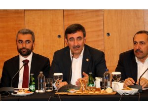 AK Parti Genel Başkan Yardımcısı Yılmaz: "Birbirine benzemez partileri kim bir araya getiriyor?"
