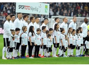 Spor Toto Süper Lig: Beşiktaş: 0 - Göztepe: 0 (Maç devam ediyor)