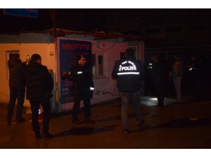 Silahla oynarken kendini vuran şahıs ağır yaralandı