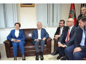 Kılıçdaroğlu ve Akşener, şehitler ve gaziler derneğini ziyaret ettiler