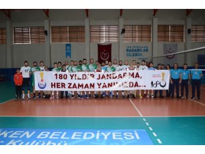 Palandöken Belediyespor evinde son maçını güle oynaya kazandı