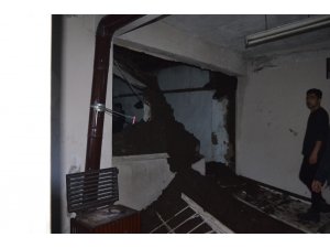 Hatay’da bir evin çatısı çöktü