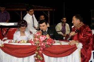 Beyşehir’de 310 çift nikah masasına oturdu