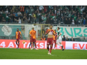 Spor Toto Süper Lig: Bursaspor: 2 - Galatasaray: 1 (İlk yarı)