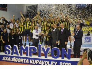 Fenerbahçe kupasını aldı