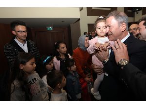 Milli Savunma Bakanı Akar Çanakkale'de