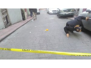 İşe giderken maskeli iki kişinin silahlı saldırısına uğradı:1 yaralı