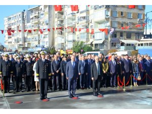 18 Mart Şehitler Günü kapsamında Atatürk Anıtı’na çelenk sunuldu