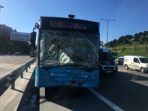 TEM Otoyolu FSM Köprüsü girişinde kaza