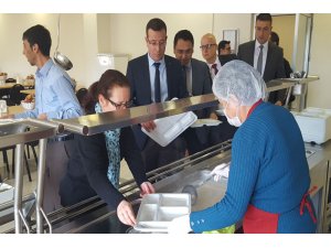 Niğde Adliyesinde günün menüsü "ecdat aşı"