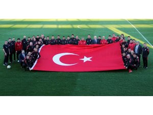 Milliler, Şenol Güneş ile ilk antrenmanını yaptı