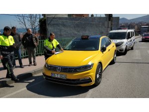 Kazada ölen kadının kimliği tespit edilemedi