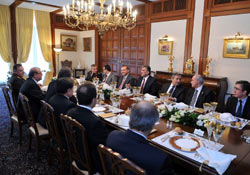 Devletin zirvesi yemekte buluştu