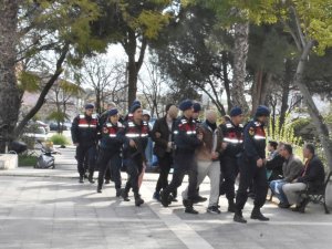 FETÖ’den ihraç eski asker baba-oğul yakalandı