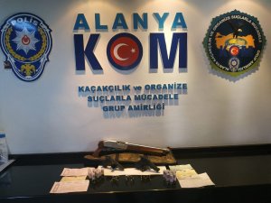 Alanya’da tefeci operasyonu: 4 gözaltı