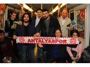 AK Parti’nin Çankaya adayı Türkmen’den gece çıkarması
