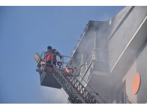 Apartmanda yangın paniği