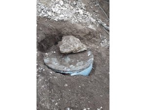 Elazığ'da PKK'lı teröristlere ait lastik bot ele geçirildi