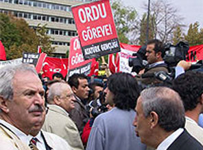 'Sol partiler darbe istiyor'