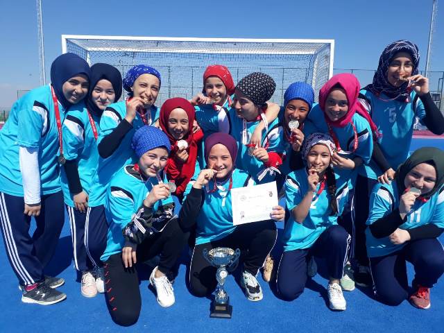 Yıldız Hokeyciler Madalyalarına Kavuştu