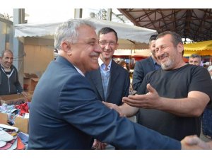 Özbek’e anlamlı hediye