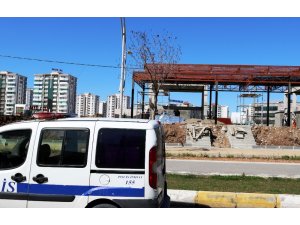 Yürümek yerine atlamayı seçti, yaralandı