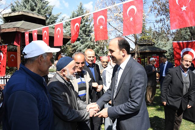 Başkan Altay, şehit ailelerini ziyaret etti