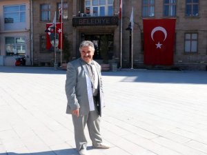 Hem belediye başkanlığına hem de muhtarlığa aday