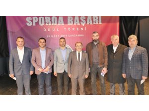 Trabzon’da başarılı sporcu ve spor kulüplerine 234 bin TL ödül verildi