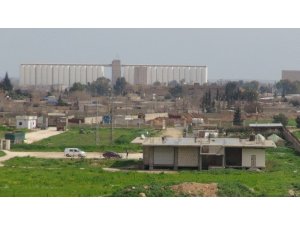 Teröristler Kamışlı’da çukur ve tünel kazıyor