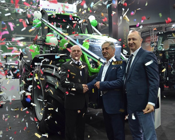 Türkiye’nin en büyük traktörlerinden biri Konya’da satıldı