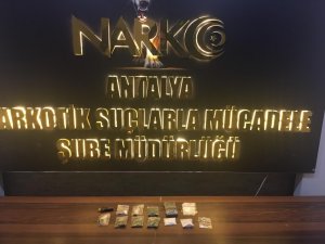 Antalya’da uyuşturucu ticareti yapan 2 yabancı uyruklu şahıs tutuklandı