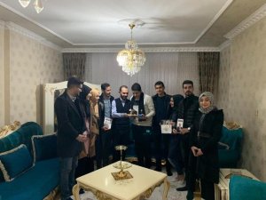 Gençlerden siyasette örnek davranış