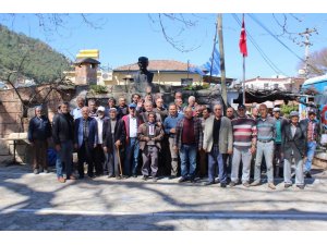 Dr. Mehmet Nil Hıdır hizmet aşkı ile gece gündüz mahalle mahalle geziyor