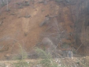 Giresun’da heyelan sonucunda Yağlıdere-Alucra yolu trafiğe kapandı