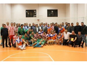 Erkekler Voleybol Turnuvası Sona Erdi