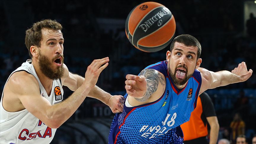 Anadolu Efes ile Barcelona Lassa play-off'u garantiledi