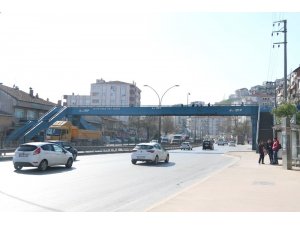 Çetin Emeç üst geçidi yenileniyor