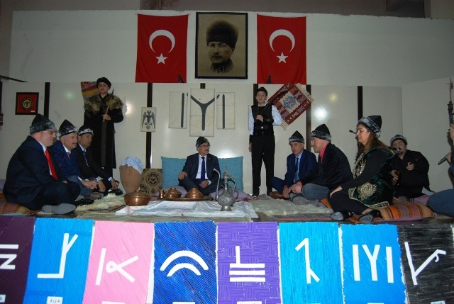 “Bayrak” ve “Nevruz”  Temalı Sergisi Tam Not Aldı