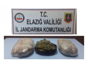 Menfeze 5 kilo esrar saklayan 3 şüpheli yakalandı