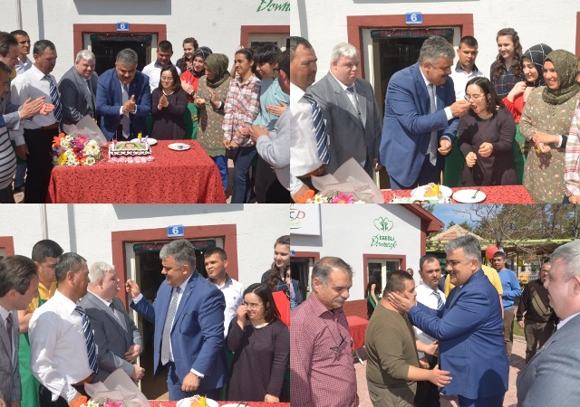 Başkan Özgüven, Down sendromlularla bir araya geldi