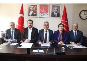 Hakverdi; “Kendisini CHP’nin önüne koyanlara hanımları bile oy vermeyecek”