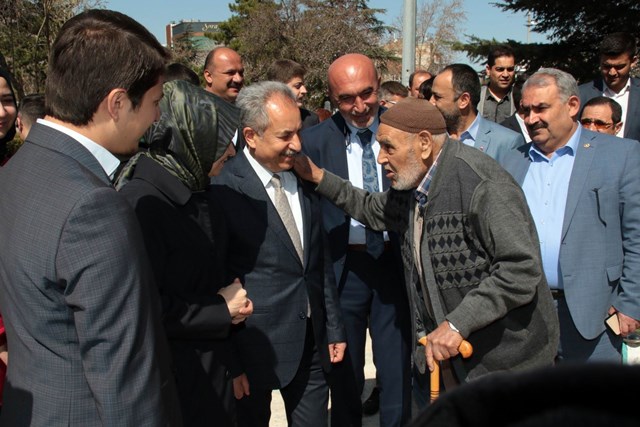 Akşehir'de AK Parti Milletvekillerinden destek turu