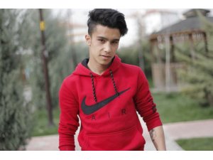 Hayatını kaybeden genç motor sürücüsünün ailesi bir kez daha yıkıldı