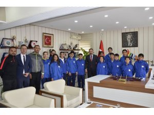 Başarılı sporcular Anadolu Yıldızlar Ligi’ne uğurlandı