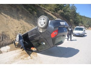 Takla atan araçtan burnu bile kanadan kurtuldu
