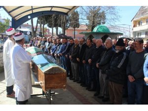 Feci kazada hayatını kaybeden abla ve kardeş son yolculuğuna uğurlandı