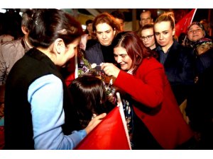 Özlem Çerçioğlu, Tekeler Mahallesinde vatandaşlarla buluştu