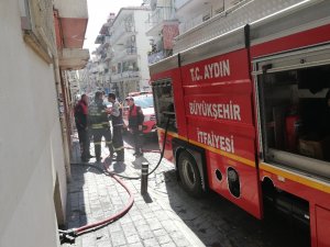 Bodrum katta çıkan yangın paniğe neden oldu