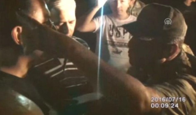 Darbeci yarbaydan mahkemede küstahlık!